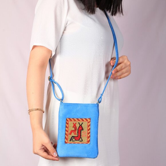 Handwoven Wool Kilim Unisex Crossbody Bag - Picture 4 of 4